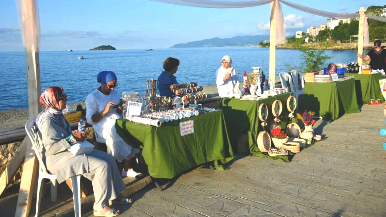 Botanik Park'ta Büyüleyici Ayışığı Pazarı ve Gifod Fotoğraf Sergisi Açıldı!