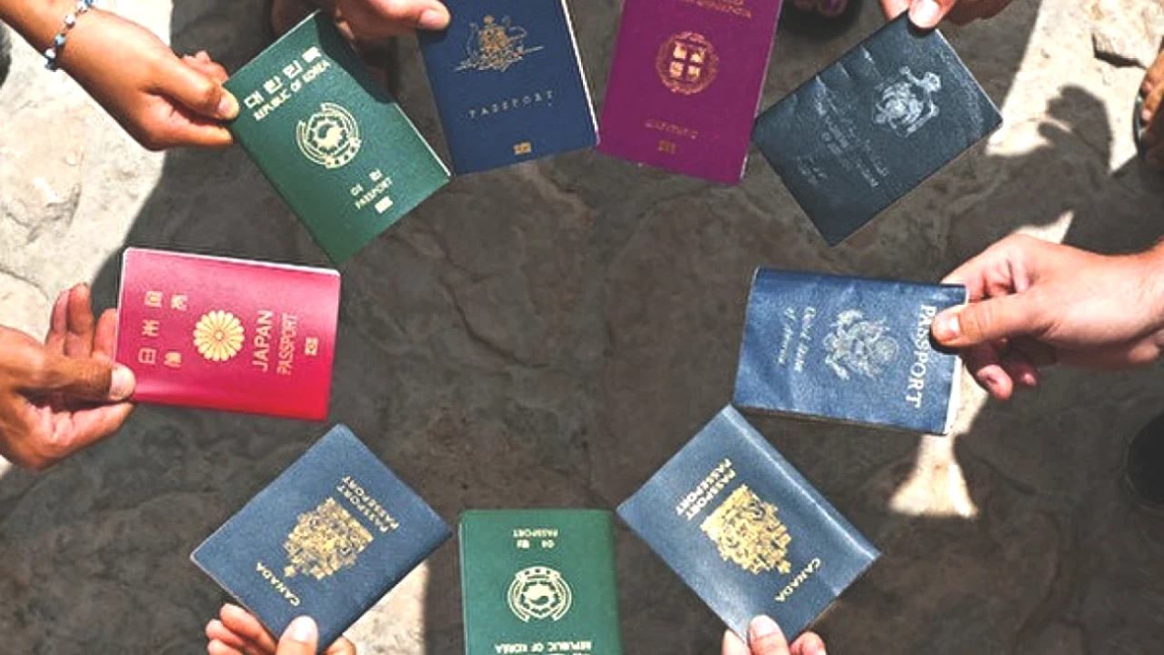 2025'te Pasaport Gücü Sıralaması: Türkiye'nin Yükselişi Göz Dolduruyor!