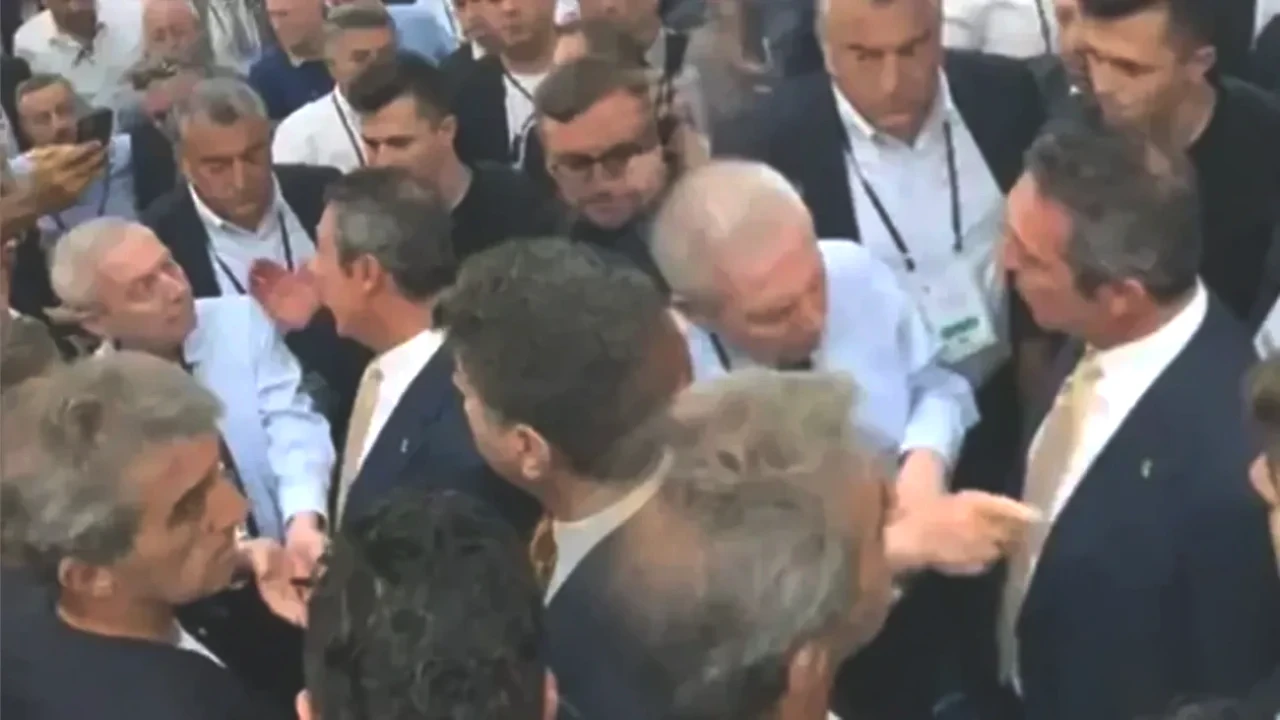 Fenerbahçe'de Gergin Anlar! Ali Koç ve Aziz Yıldırım Arasındaki Tartışma Yükseldi