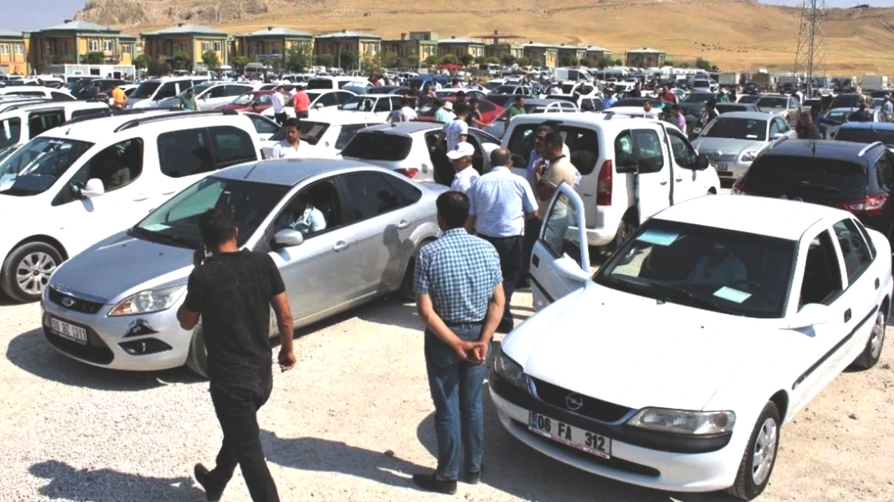 İkinci El Araç Piyasasında Şok! Değer Kaybı Yaşayan Modeller Açıklandı