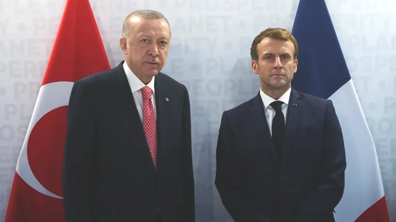 Macron’dan Türkçe Mesaj! Cumhurbaşkanı Erdoğan ile Kritik Görüşme Gerçekleşti
