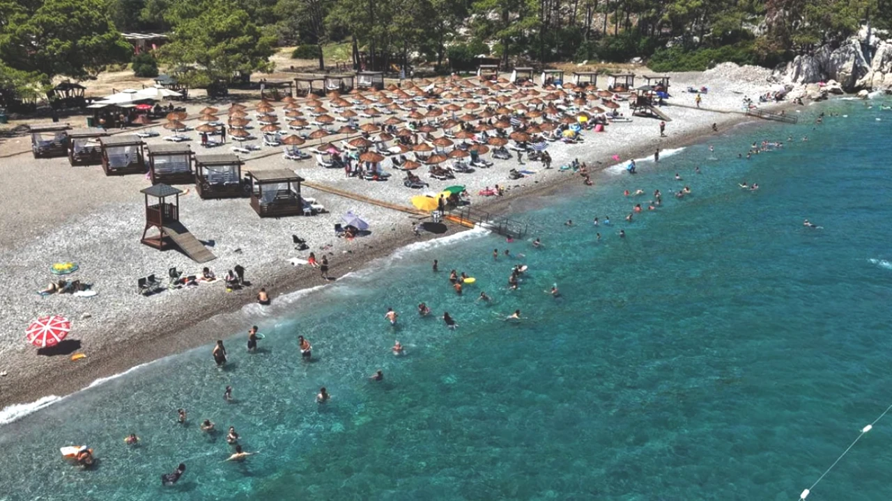 Antalya'da Yeni Rekor! 26 Temmuz'da 104 Bin Yabancı Ziyaretçi Ağırladı!