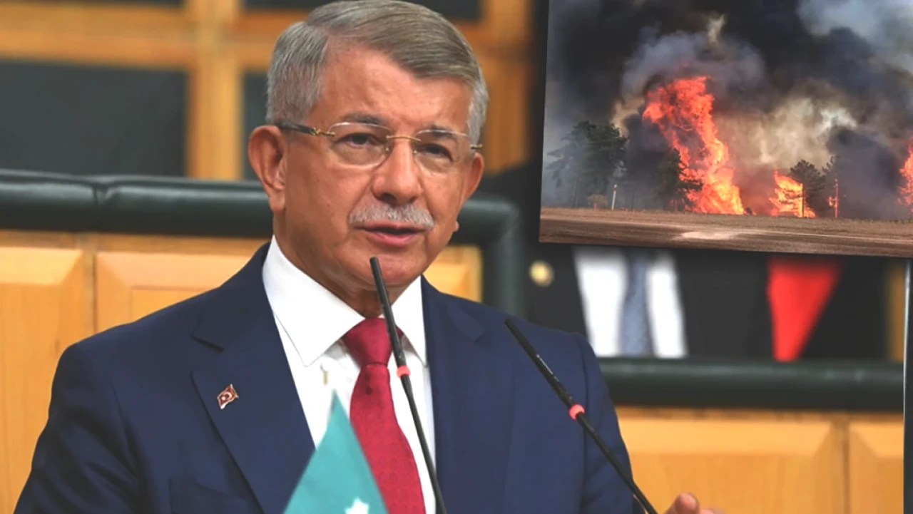 Ahmet Davutoğlu'ndan İktidara Sert Sözler: 'Sistem Çöküşü İçindeyiz!'