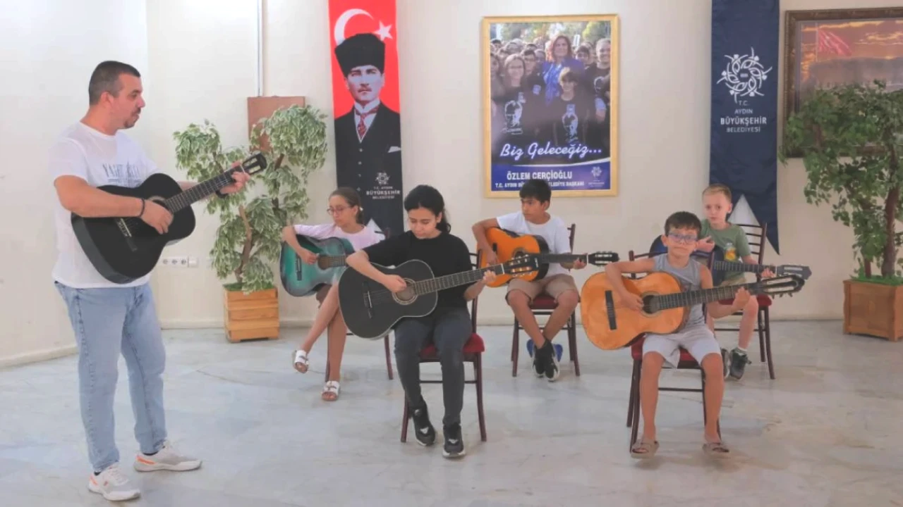 Büyükşehir'den Müzik Eğitimine Destek: Aydınlı Çocuklar Yaz Tatilinde Müzikle Büyüyor!