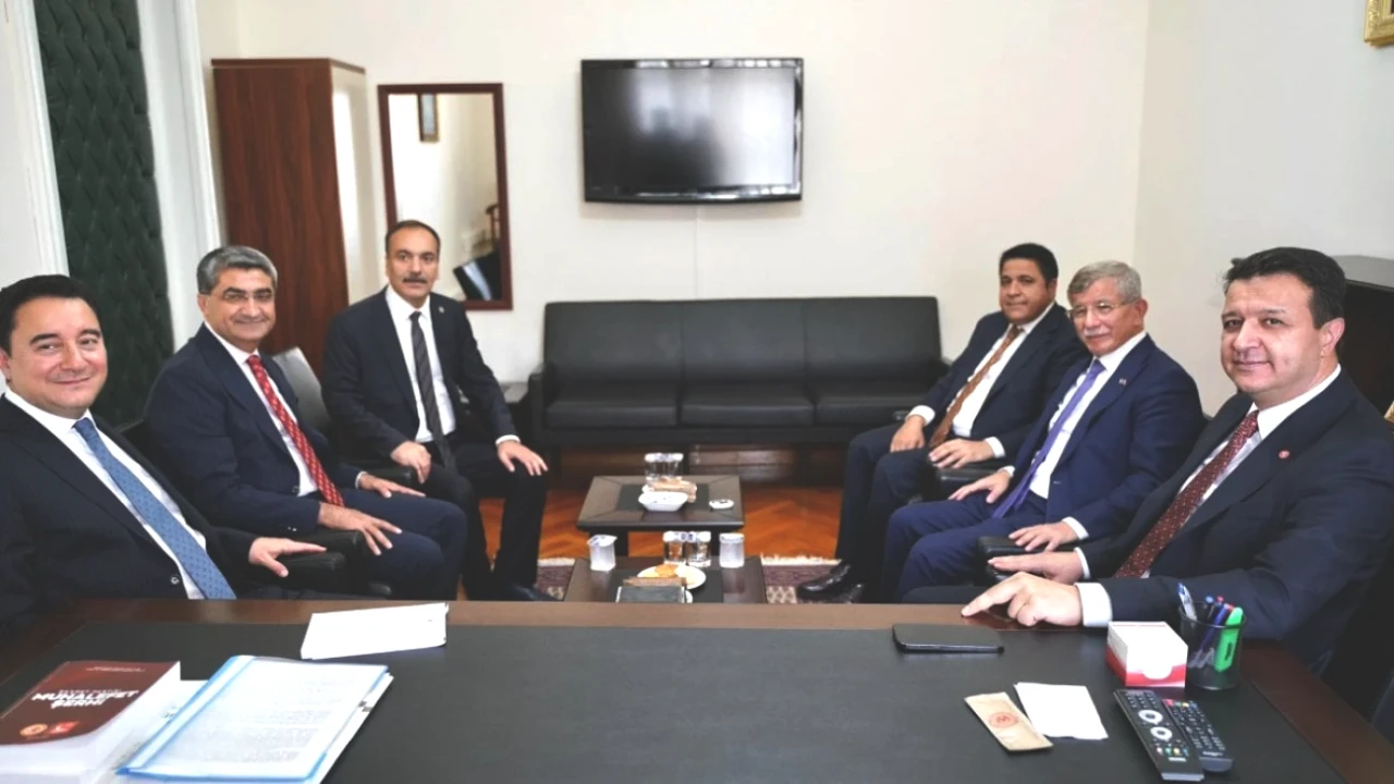 Yeni Yol Grubu'ndan Önemli Komisyon Açıklaması: Hukuk ve Demokrasi İçin Savaşmaya Devam!