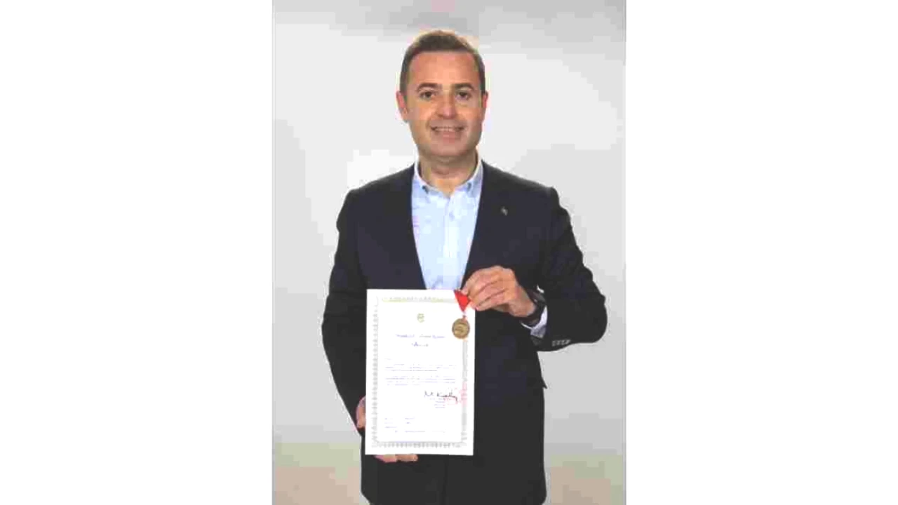 Başkan Akın, İstiklal Madalyası İçin 10 Yıllık Kararlı Mücadelesini Devam Ettiriyor!