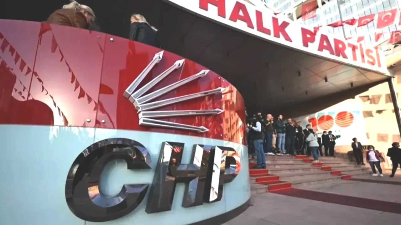 CHP'de Beklenmedik Ayrılıklar! Toplu İstifa Şokunu Kaçırmayın!